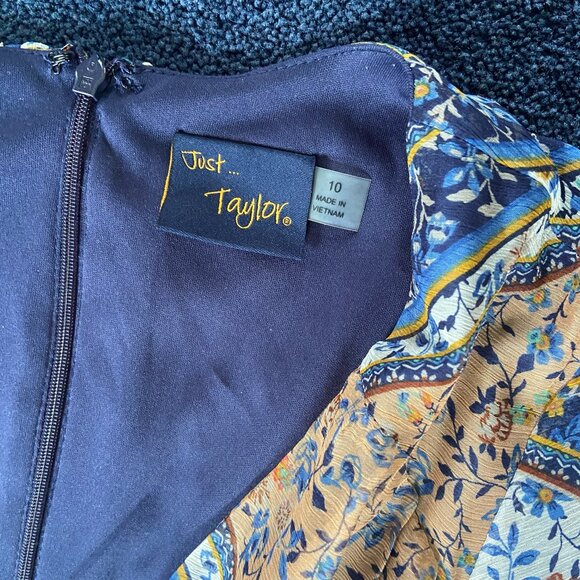 NWOT Just Taylor Navy Patterned Chiffon Cuffed Sleeve V Neck Midi Hi-Lo Dress 10 - Picture 4 of 4